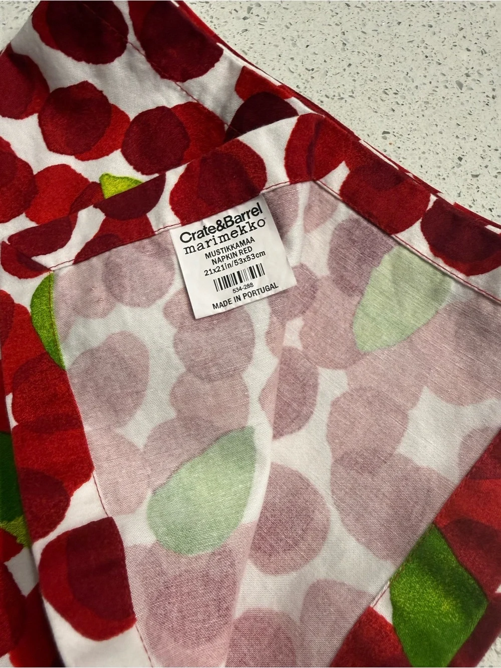 MARIMEKKO MUSTIKKAMAA CRATE &BARREL Set of 6 Napkins